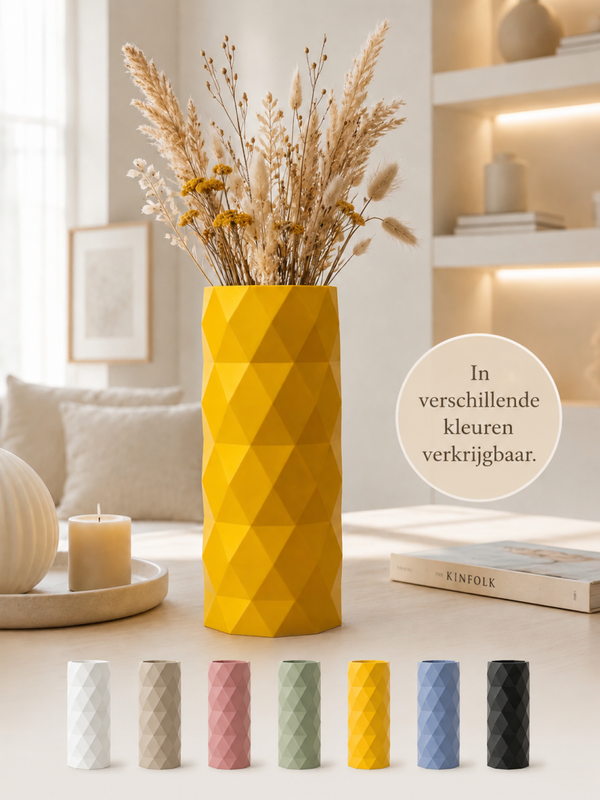 Geometrische vaas in warme interieursfeer