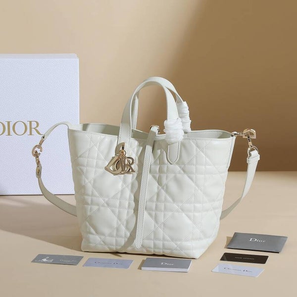Medium Dior Toujours Vertical Tote Bag