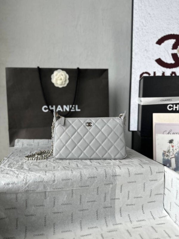 Chanel mini bag AS4704