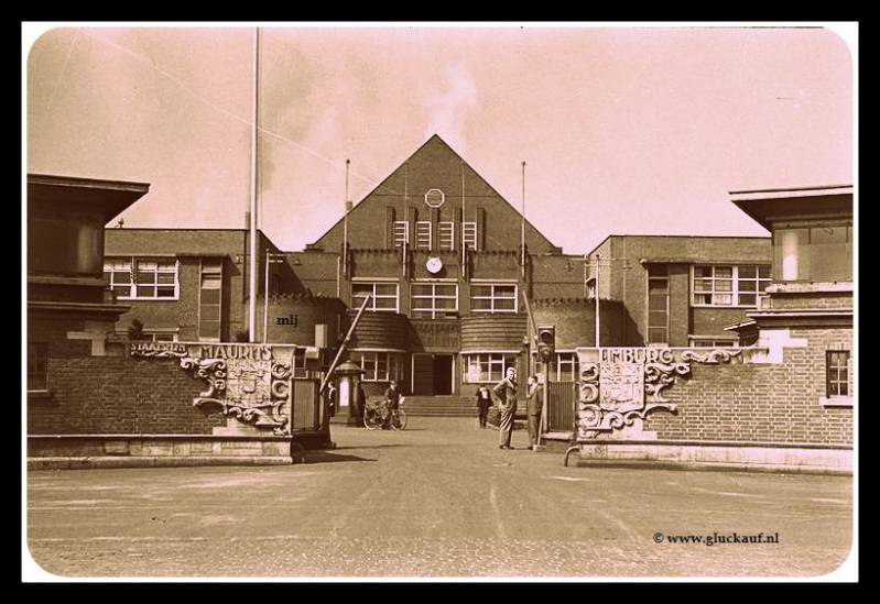 HOOFDGEBOUW STAATSMIJN MAURITS 1945.© Stm./www.gluckauf.nl