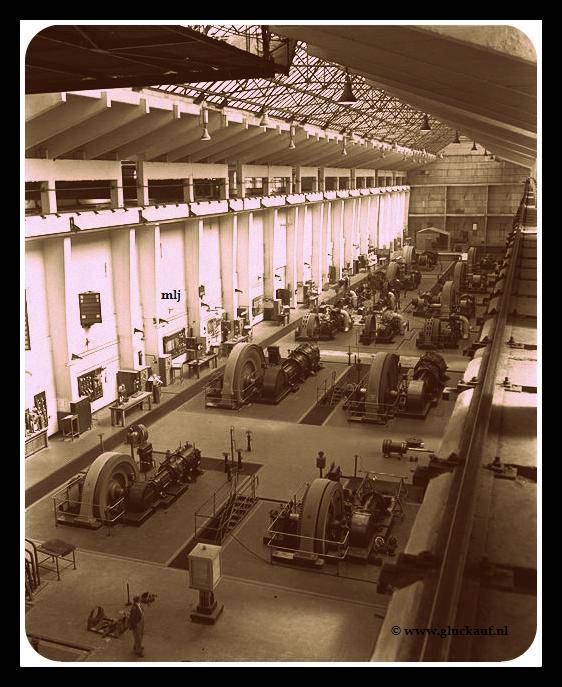 1952.COMPRESSOR HAL GAS SCHEIDING SBB.© Stm./www.gluckauf.nl