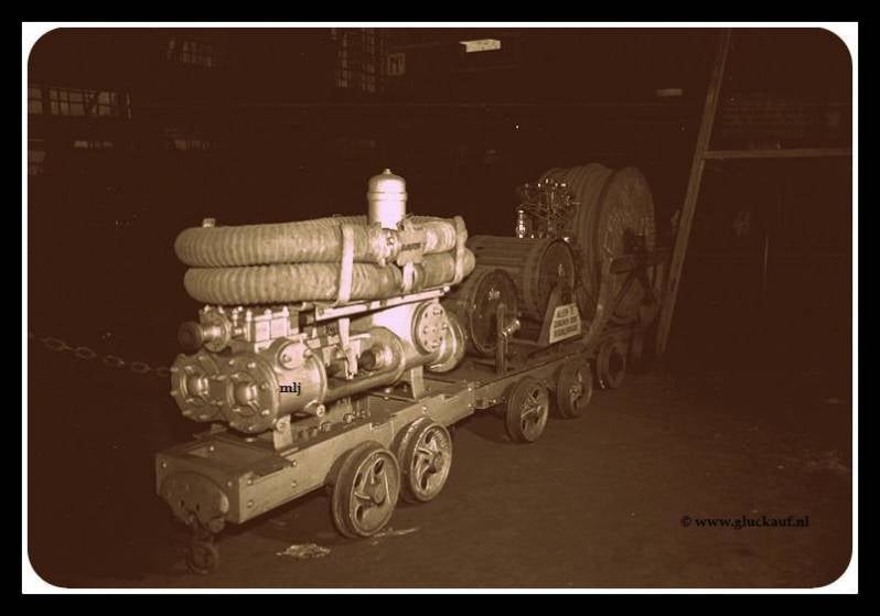 BRANDWEER MATERIAAL STAATSMIJN MAURITS 1948.© Stm./www.gluckauf.nl