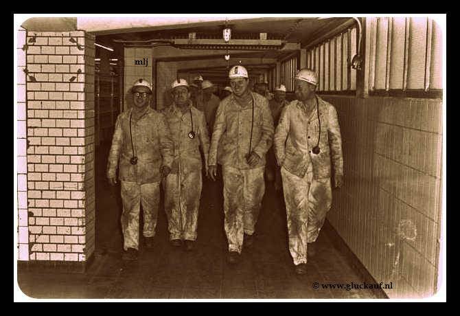 NIEUW! De minister van economische zaken prof dr j.e. Andriessen heeft een bezoek gebracht aan de staatsmijn maurits in geleen. De bewindsman(tweede van rechts) 13 jan.1964© ANP./www.gluckauf.nl