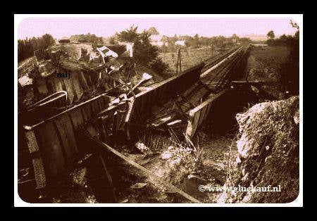 1 sept.1944 mijnbrug spaubeek op geblazen door Duitsers.© www.gluckauf.nl