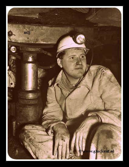 NIEUW! De minister van economische zaken prof dr j.e. Andriessen heeft een bezoek gebracht aan de staatsmijn maurits in geleen. De bewindsman(tweede van rechts) 13 jan.1964© ANP./www.gluckauf.nl