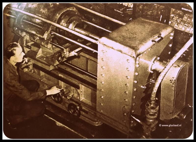Bankwerkerij Stm.Emma bij een volautomatische kotter bank.Werk opnemer P. Debeije.© Clas/www.gluckauf.nl