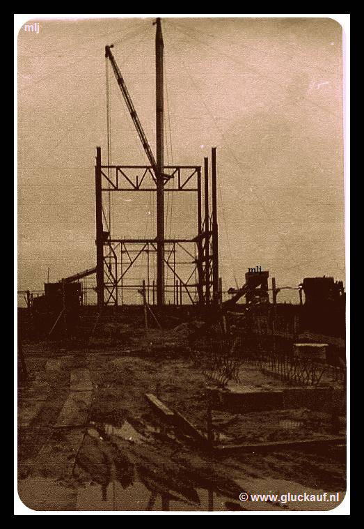 Boringen op het terrein van de Stm.Beatrix.© www.gluckauf.nl
