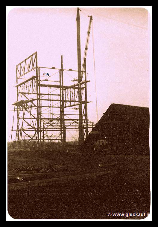 Boringen op het terrein van de Stm.Beatrix.© www.gluckauf.nl