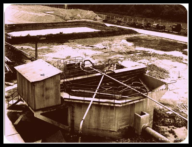 Kleimenger op het terrein van de Stm.Beatrix.© www.gluckauf.nl