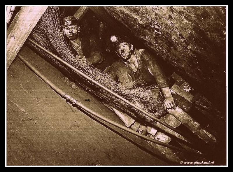 Deze foto is gemaakt op 16 november 1961. Rampijler. De Namen van de houwers zijn 274 Wings en 726 Baderman. © www.gluckauf.nl