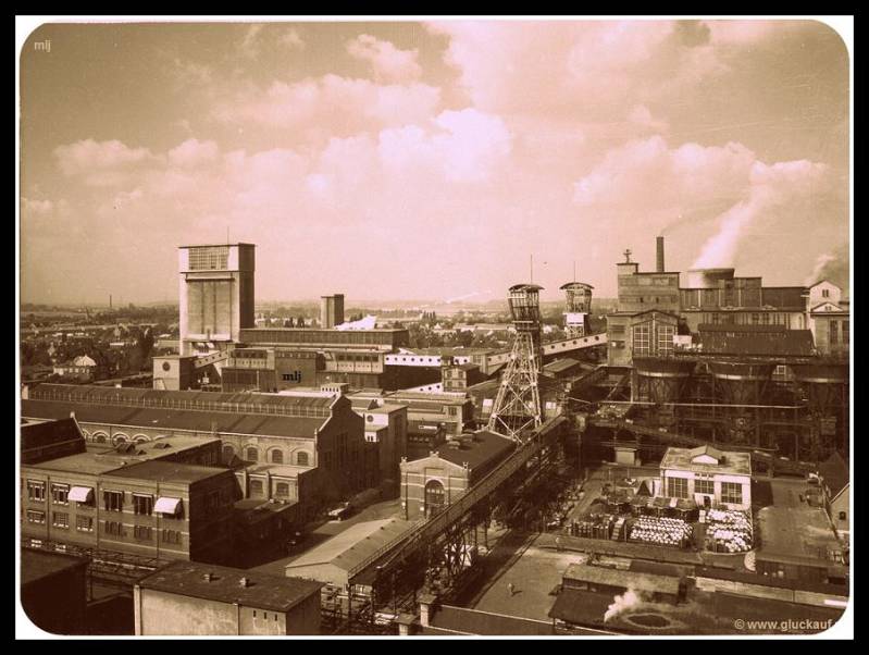 Overzichtfoto van de voormalige Stm. Emma. Dit soort foto&#039;s werden veelal gebruikt om aanzichtkaarten van te maken.© www.gluckauf.nl