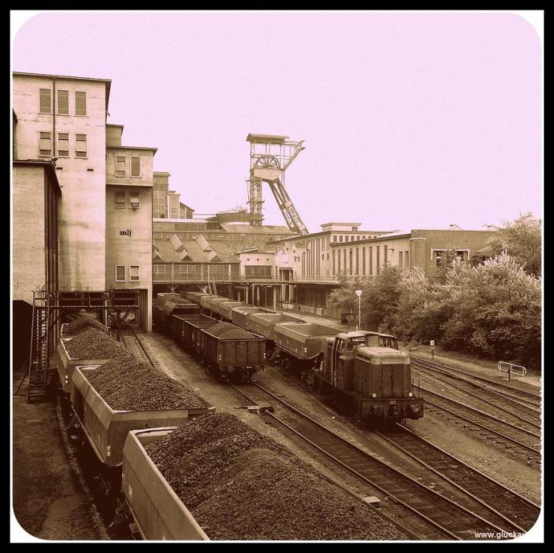Rangeerterrein en vulstation voor kolen van de Stm. Emma, de foto is uit 1965. Met een diesel loc.© Stm. Emma./www.gluckauf.nl