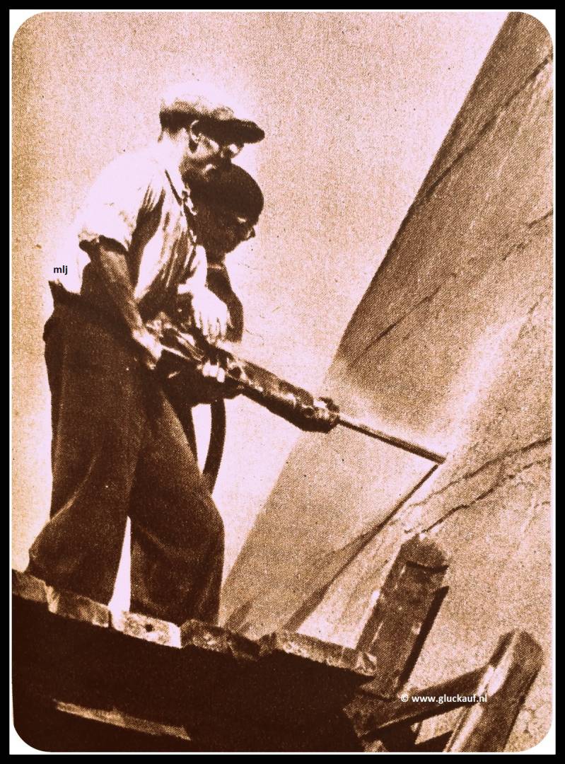 Koeltoren 4. Worden 64 gaten geboord in de poten. Deze worden gevuld met springstof.© Driessen/www.gluckauf.nl