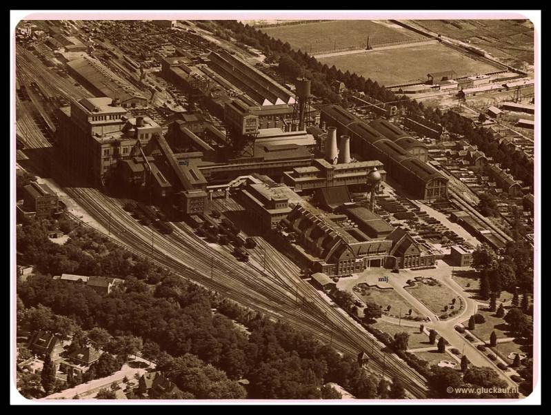 Prachtige luchtopname van de voormalige Staatsmijn Hendrik, de foto is genomen in de jaren vijftig.© www.gluckauf.nl