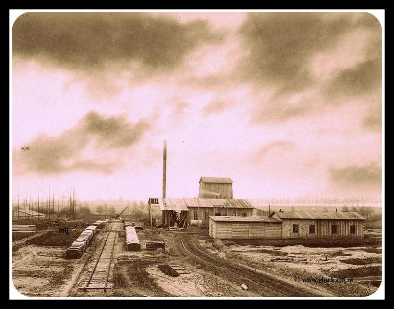 De aanleg van beide schachten en de watertoren van de Stm. Wilhelmina. © Stm./www.gluckauf.nl