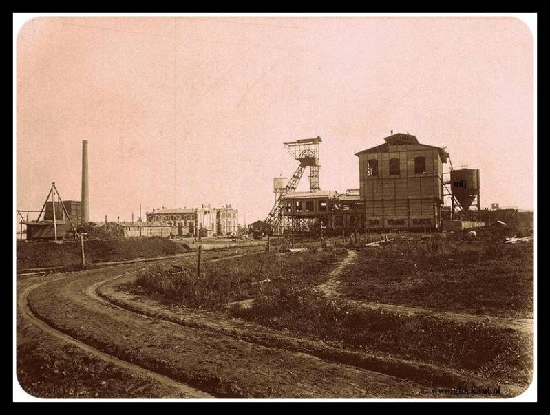 De aanleg van beide schachten en de watertoren van de Stm. Wilhelmina. © Stm./www.gluckauf.nl
