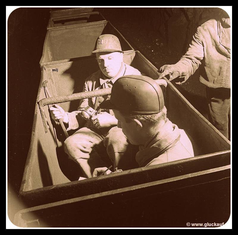 Stm.Maurits opzichters 1947.© aart./www.gluckauf.nl