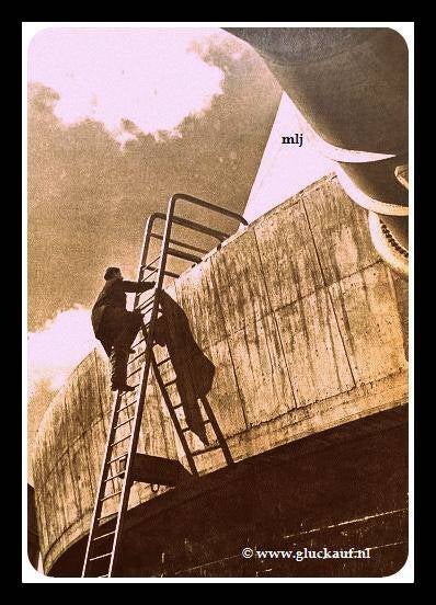 NIEUW! Meetassistent F.Senden van de stm Emma uit 1947, bij koeltoren vijf. © Cals/www.gluckauf.nl