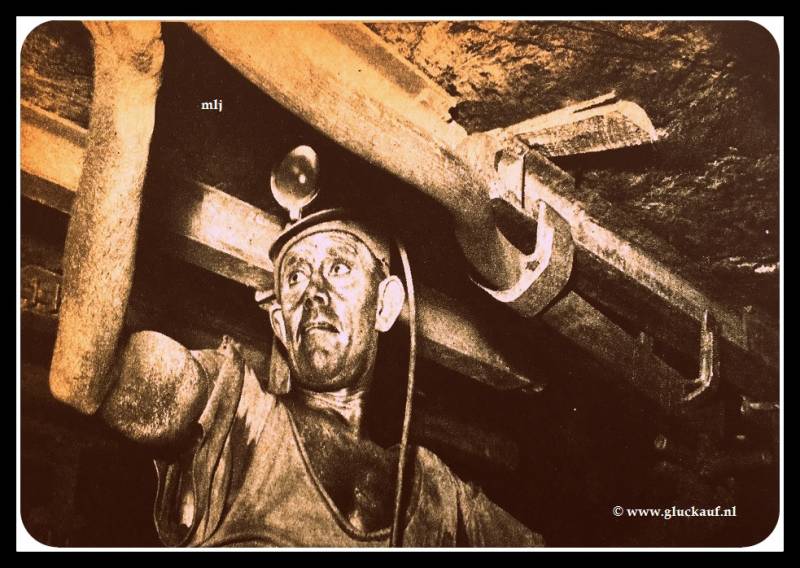 NIEUW! Met een speciale beugelspant houwer Hensen de kap voor die het dak ondersteunt boven het stijlen-vrije front uit 1949.© Driessen/www.gluckauf.nl