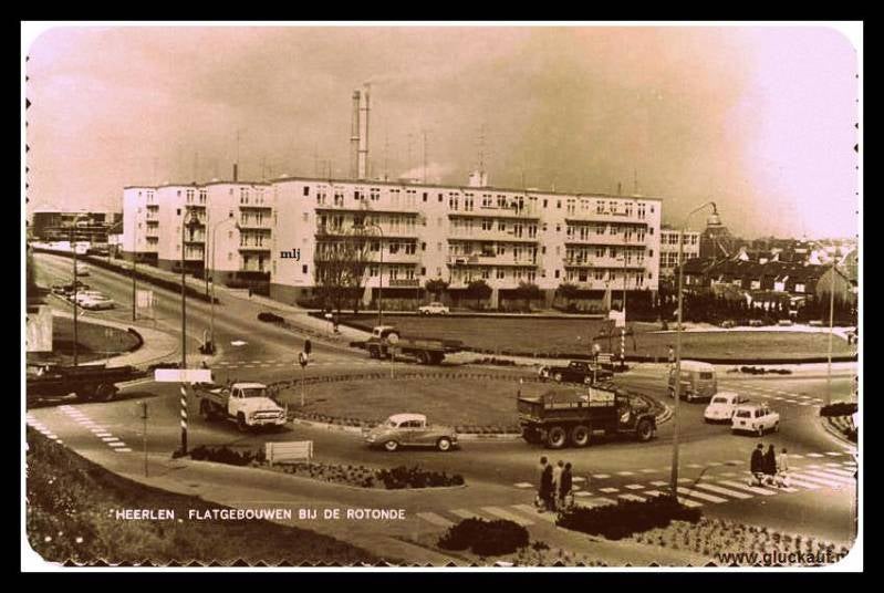 Foto kaart.ON1,lange   Schaesbergerweg (rechtsonder). Rechts de Schandelerboord. Op de achtergrond de Spoorsingel, flatgebouwen, de Lange Jan en de Lange Lies van de ON 1 mijn.© gebr.simons ./www.gluckauf.nl