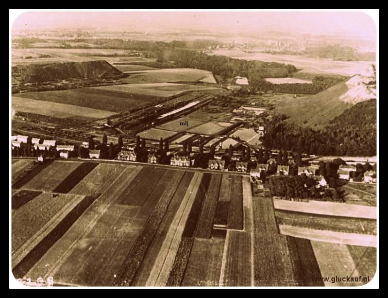 links de steenberg van de O.N. 2 en rechts Stm. Wilhelmina steenberg.© www.gluckauf.nl