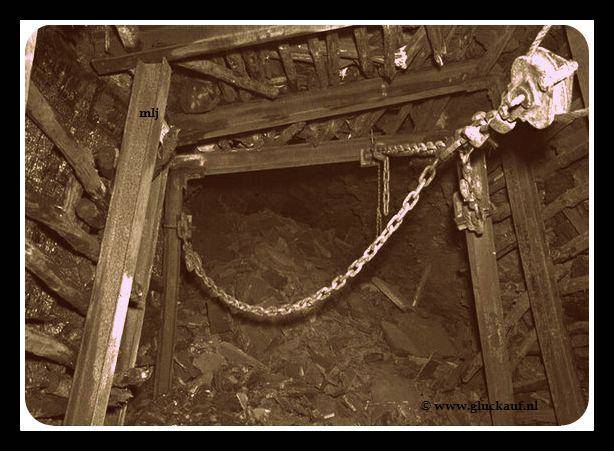 Gang wordt met rooflier geroofd. © www.gluckauf.nl