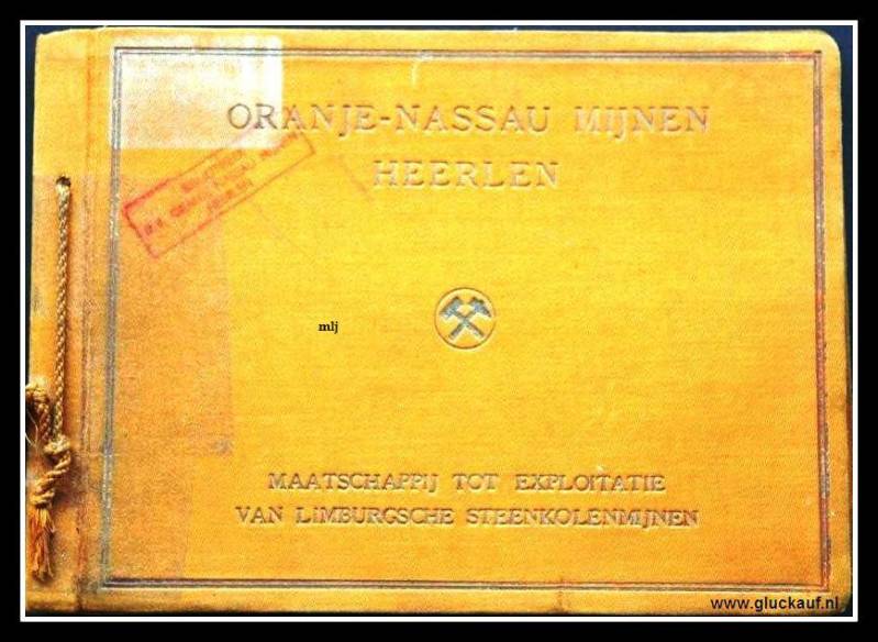 Dit is een zeer oud boek met alleen maar foto&#039;s en tekst onder de foto&#039;s. Het boek vermeld geen jaartal van uitgifte maar gezien de foto&#039;s en hier en daar een jaartal ga ik uit van uitgifte omstreeks 1918-1920. De foto&#039;s zijn zeer uniek.© www.gluckauf.nl