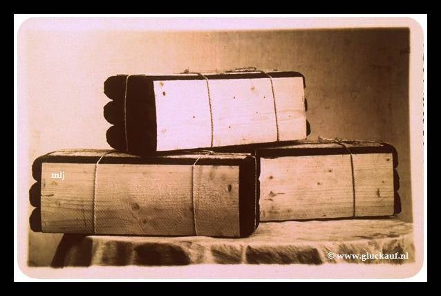 NIEUW! Bruinkoolhoeve Carisborg briketten, promotie foto. © www.gluckauf.nl