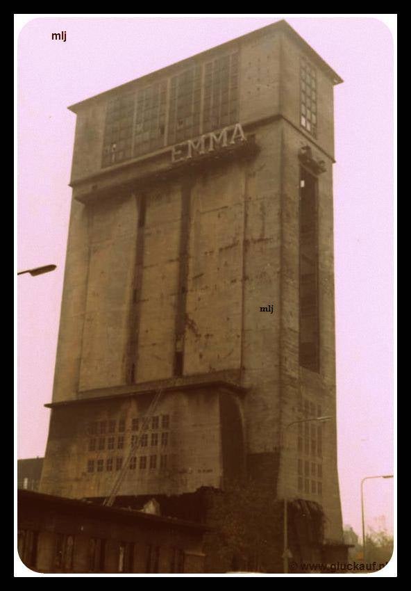  Voormalige schacht 3 van de Staatsmijn Emma, op de Akkerstraat Noord. Deze foto is gemaakt aantal dagen van te voren voor de sloop.©www.gluckauf.nl