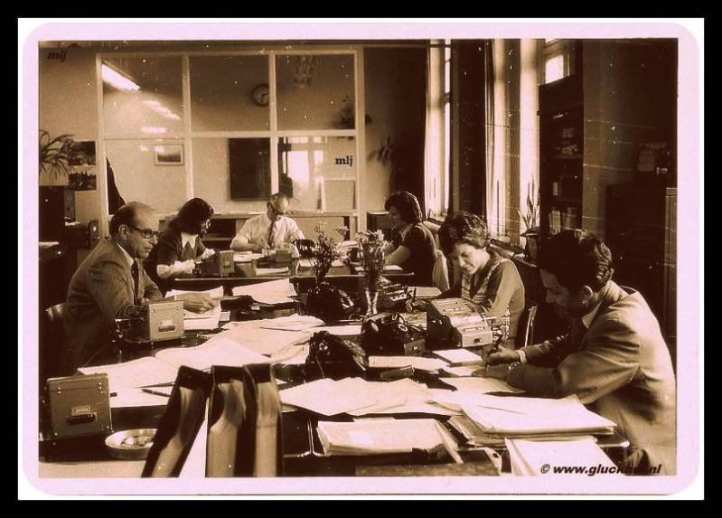 Kantoorpersoneel van de Stm. Emma. © www.gluckauf.nl