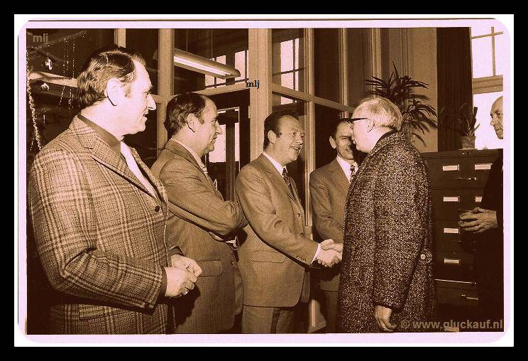 Kantoorpersoneel van de Stm. Emma. © www.gluckauf.nl