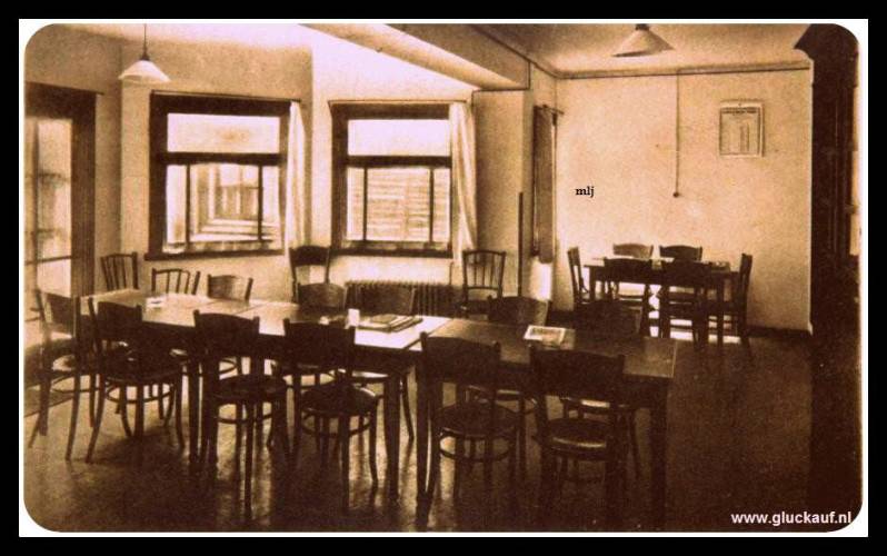 R.K. Gezellenhuis, leeszaal.© Gebr. Cohnen./www.gluckauf.nl