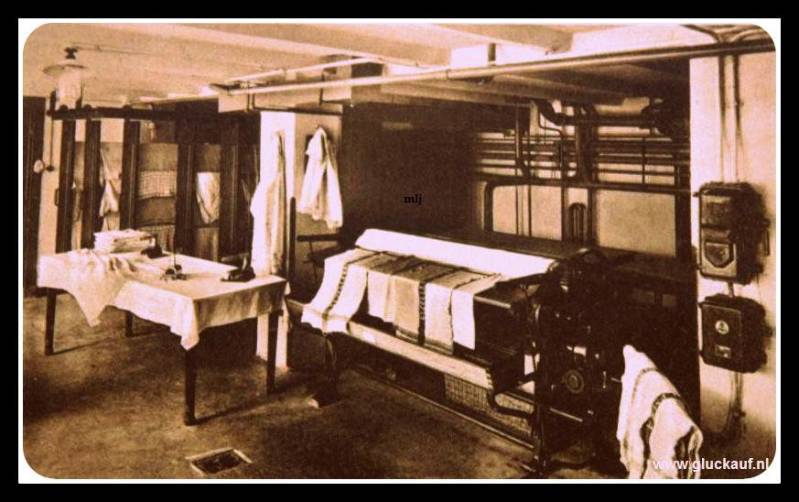 R.K. Gezellenhuhis, strijk &amp; mangel inrichting.© Gebr. Cohnen./www.gluckauf.nl