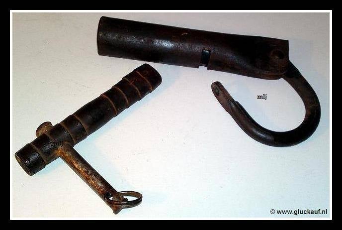 Sleutel&amp;slot, afkomstig van de Stm. Hendrik.© www.gluckauf.nl 