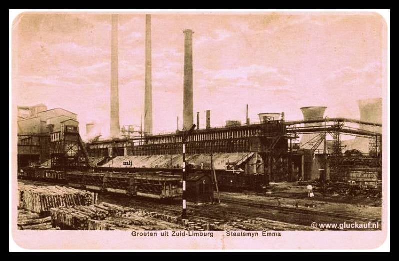 Foto kaart uit 1917, de cokesfabriek van de Stm. Emma.© P. Simons./www.gluckauf.nl
