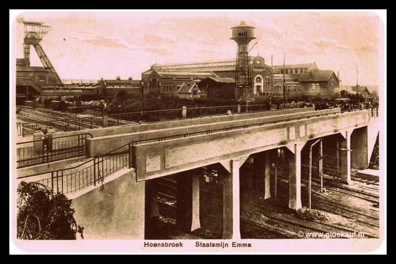 Foto kaart uit 1931, met de brug van de Akerstraat, langs de Stm. Emma. © www.gluckauf.nl