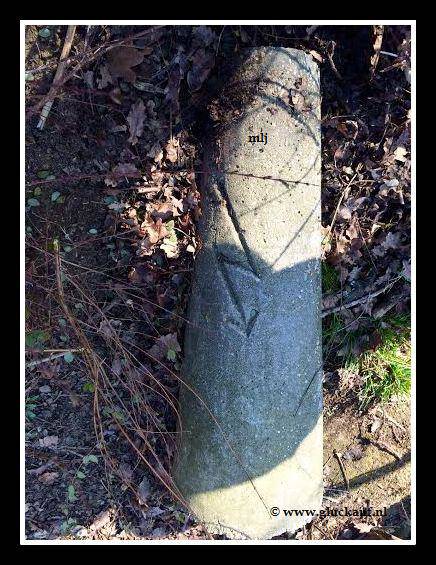  Paal van de Staatsmijn. Met bliksem afbeelding. © www.gluckauf.nl