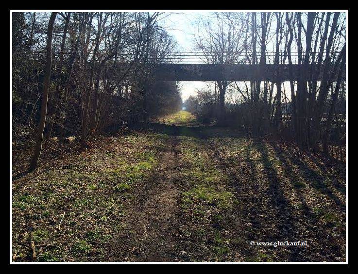  Voormalige mijnspoor richting Schacht 4 naar Schinnen. © www.gluckauf.nl