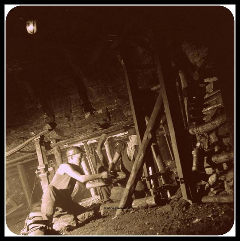 Mijnwerkers aan het werk in 1945 Staatsmijn Emma. © www.gluckauf.nl