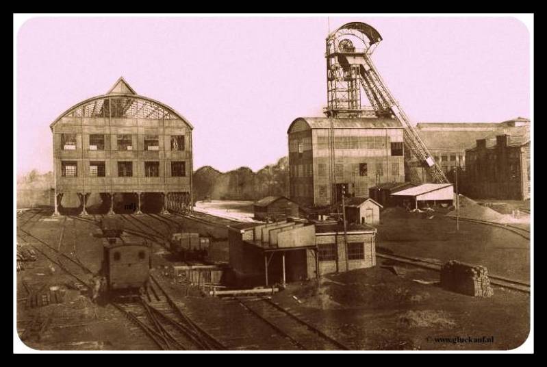 De mijn Oranje Nassau 3, in 1925. Rechts op de foto zie je nog een gedeelte van het ketelhuis. © www.gluckauf.nl