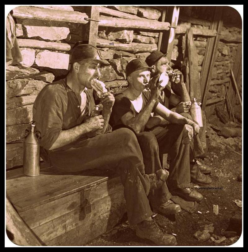 Boeteren in 1945 Staatsmijn Emma. © www.gluckauf.nl