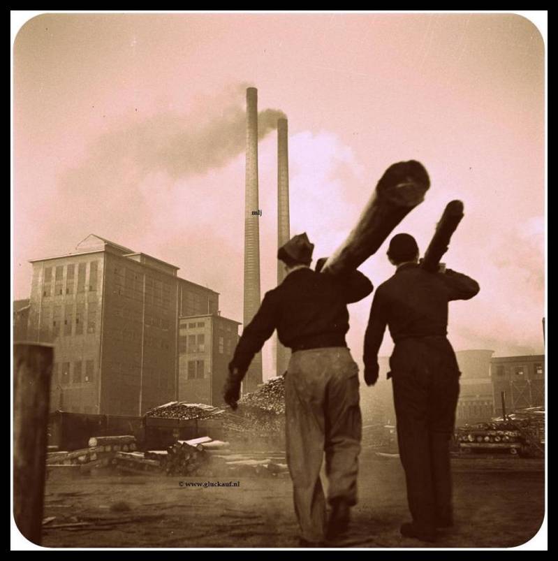 Medewerkers bovengronds Staatsmijn Emma 1945. © www.gluckauf.nl