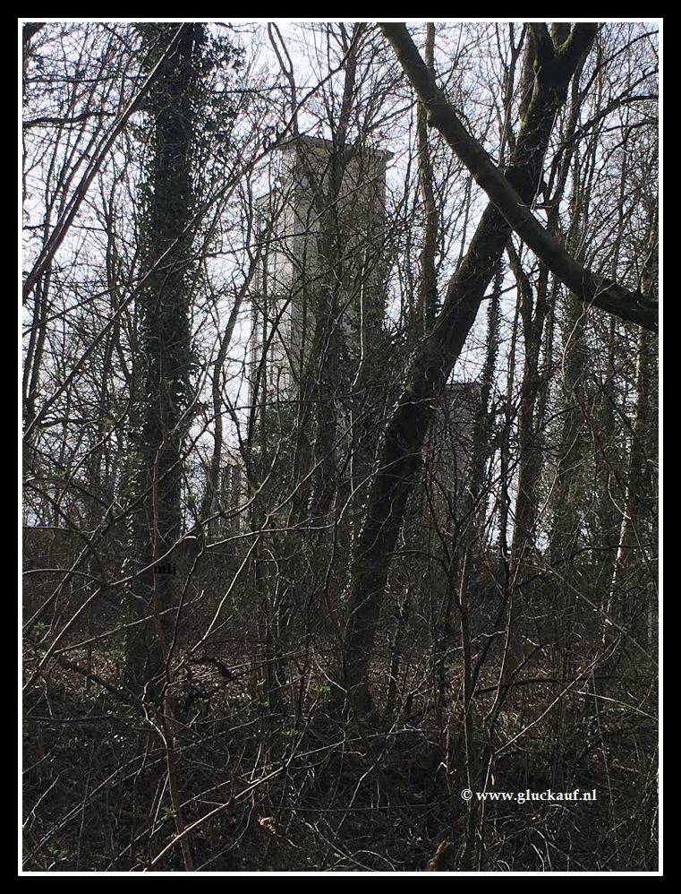 NIEUW! Voormalige pompstation van de schacht 4. © www.gluckauf.nl