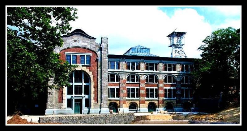 Voormalige Belgische Steenkolenmijn van Waterschei (depo), met links de toenmalige hoofdingang.© www.gluckauf.nl