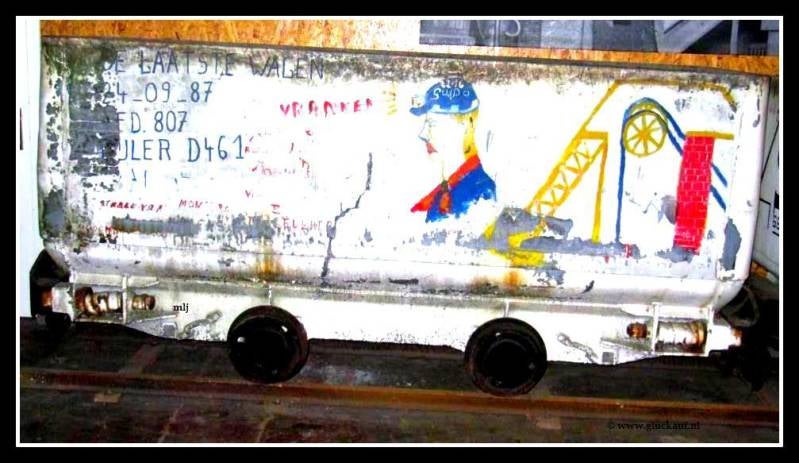 Voormalige Belgische Steenkolenmijn van Waterschei (depo) met op deze foto de allerlaatst omhooggekomen kolenwagen, 24 september 1987. © www.gluckauf.nl