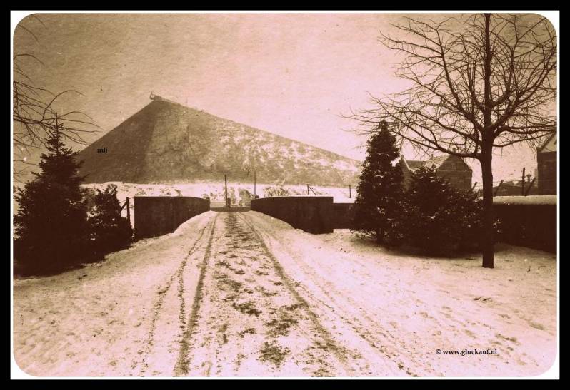 Steenberg van de Wilhelmina mijn in een winterlandschap © Stm./www.gluckauf.nl