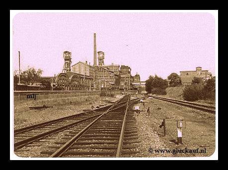 Mijn Willem-Sophia gezien van af het station Spekholzerheide. © www.gluckauf.nl