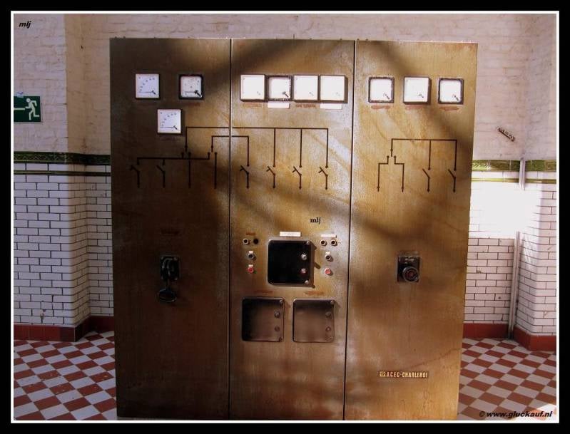 Foto is genomen in het voormalige elek.hal voor ondergrondse stroom van de Mijn Winterslag. © www.gluckauf.nl