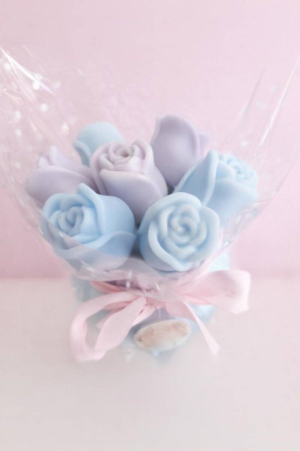 🌴 Bouquet Monoï – Pot Résine & Roses Fondantes
