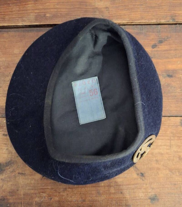 beret bleu marine Commando avec son insigne 1966
